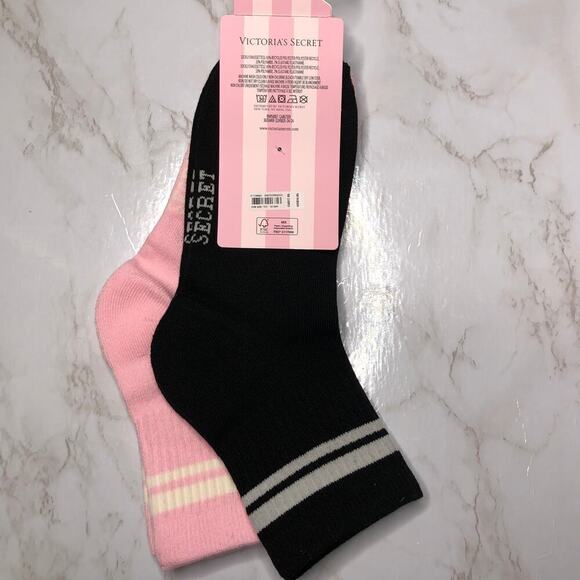 NWT Victoria's Secret Short Soft Polka Dot Plush Robe and Quarter Socks size M/L - Picture 11 of 11